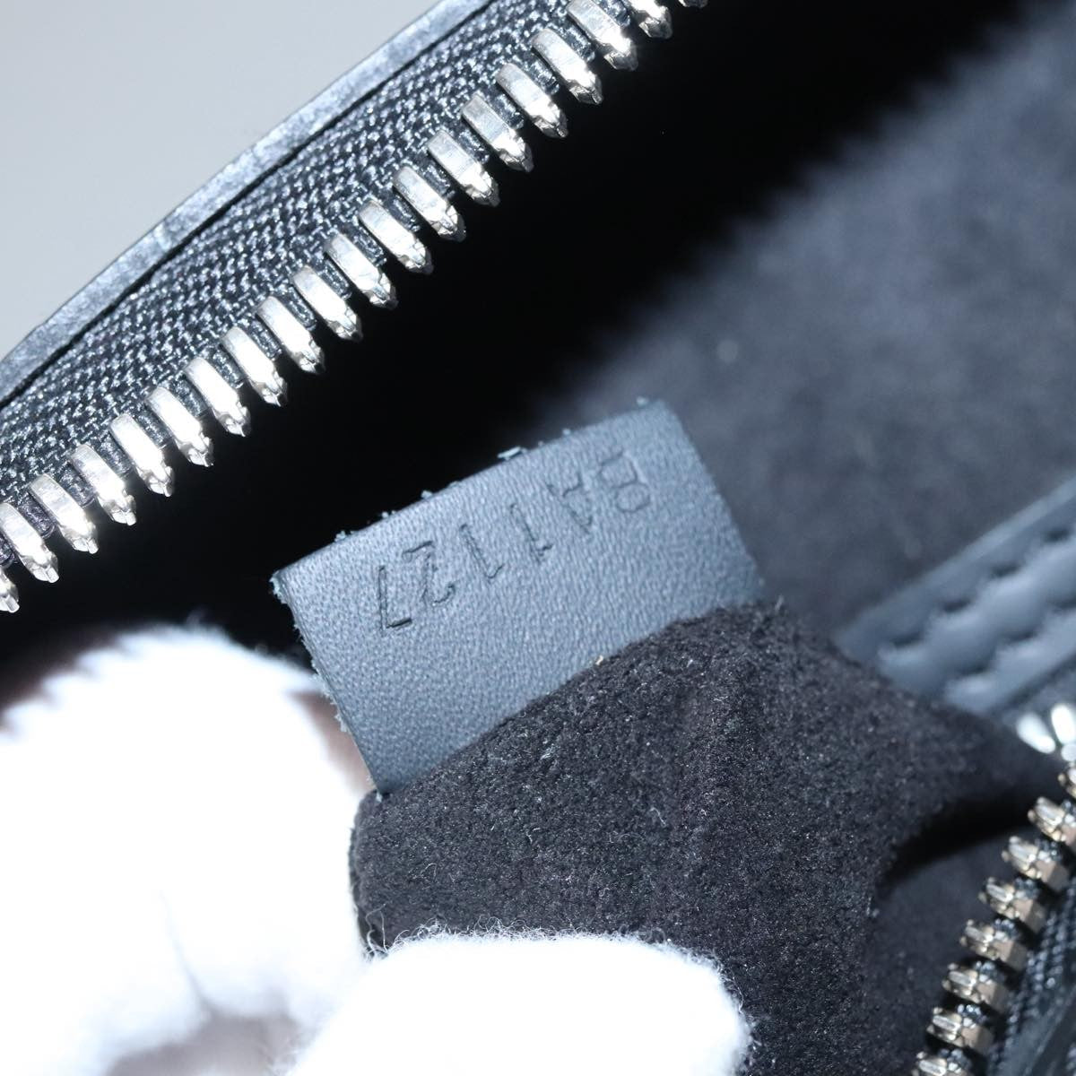 Louis Vuitton Keepall Bandouliere Bag Limited Edition Supreme Epi Leather Black Leather Bag (Pre-Owned)