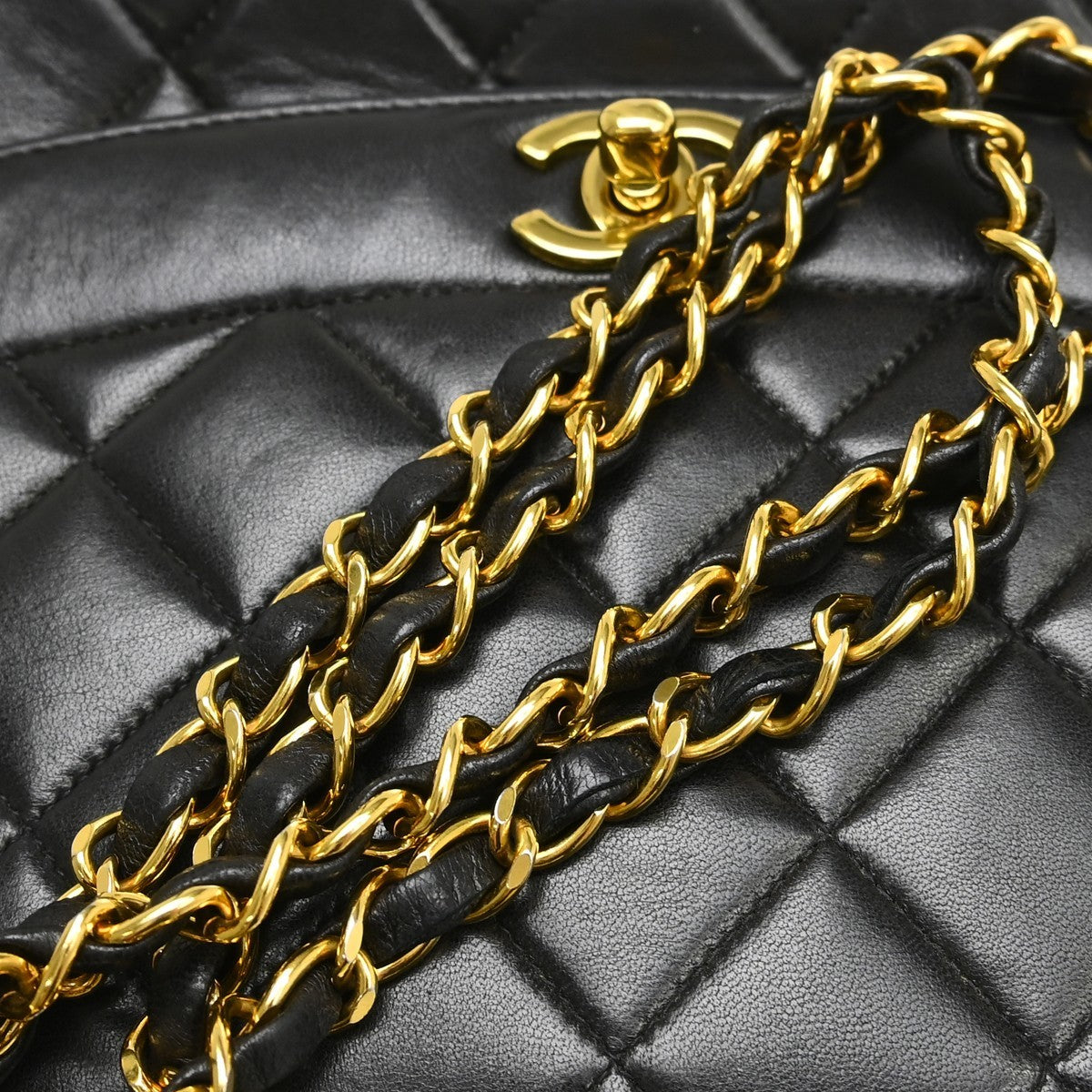 Chanel Vintage Diana Flap Bag Quilted Lambskin Black Leather Handbag (Pre-Owned)