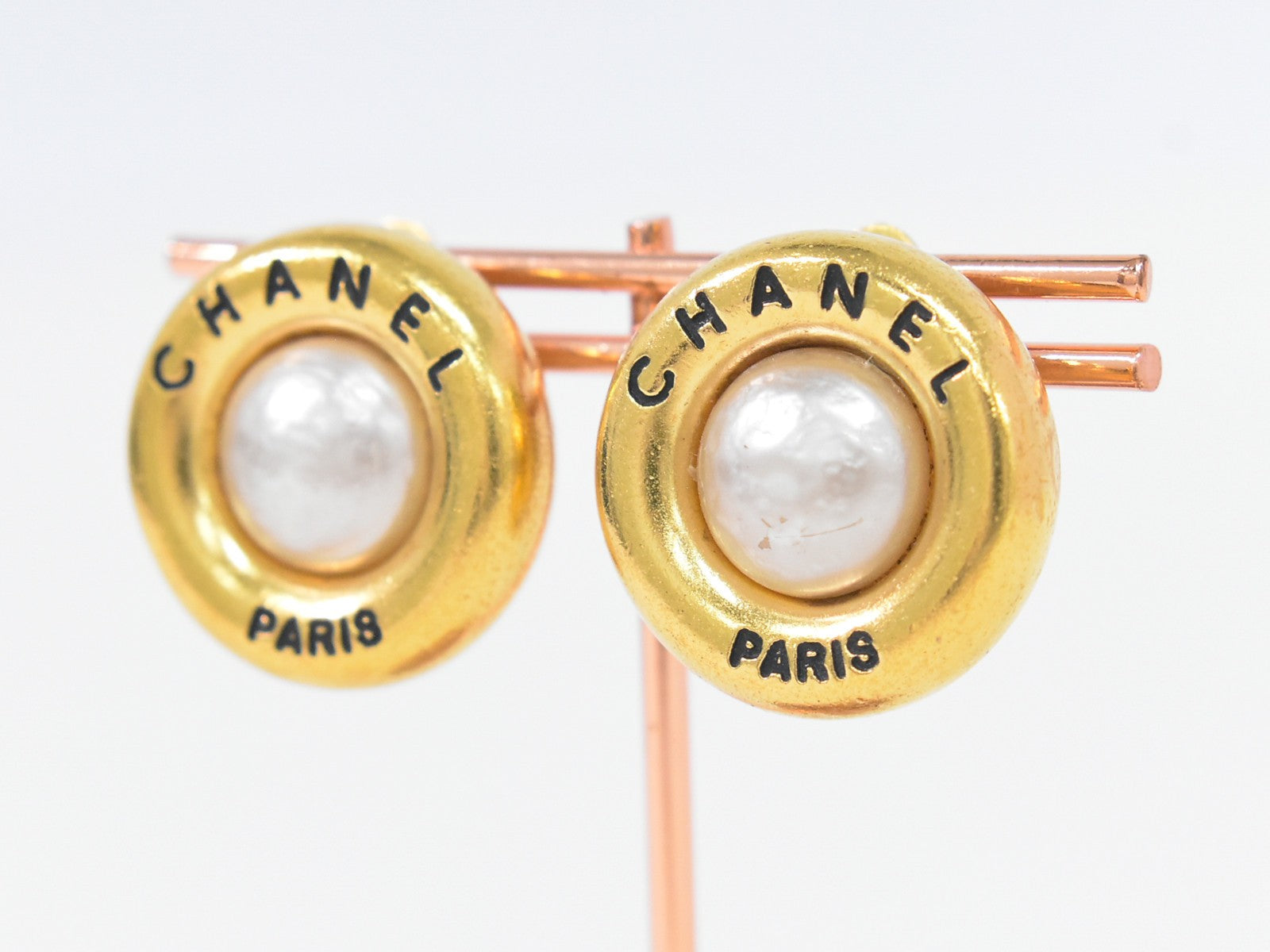 Chanel Cc Hoop Clip-On Earrings Crystal Embellished Metal Gold Gold_Plated Earrings Jewelry (Pre-Owned)