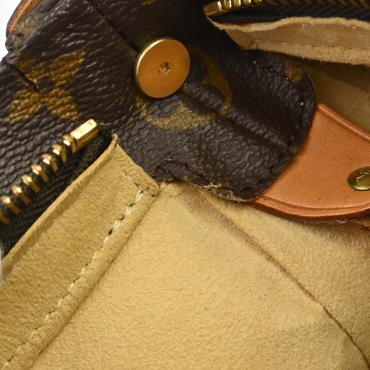 Louis Vuitton Monogram Looping Handbag Monogram Canvas Brown Canvas Shoulder Bag Bag (Pre-Owned)