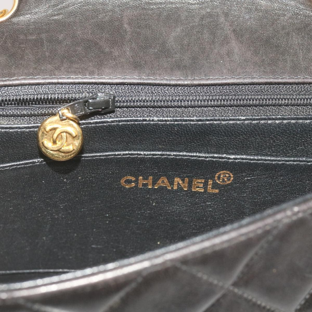 Chanel Vintage Diana Flap Bag Quilted Lambskin Black Leather Shoulder Bag Bag (Pre-Owned)