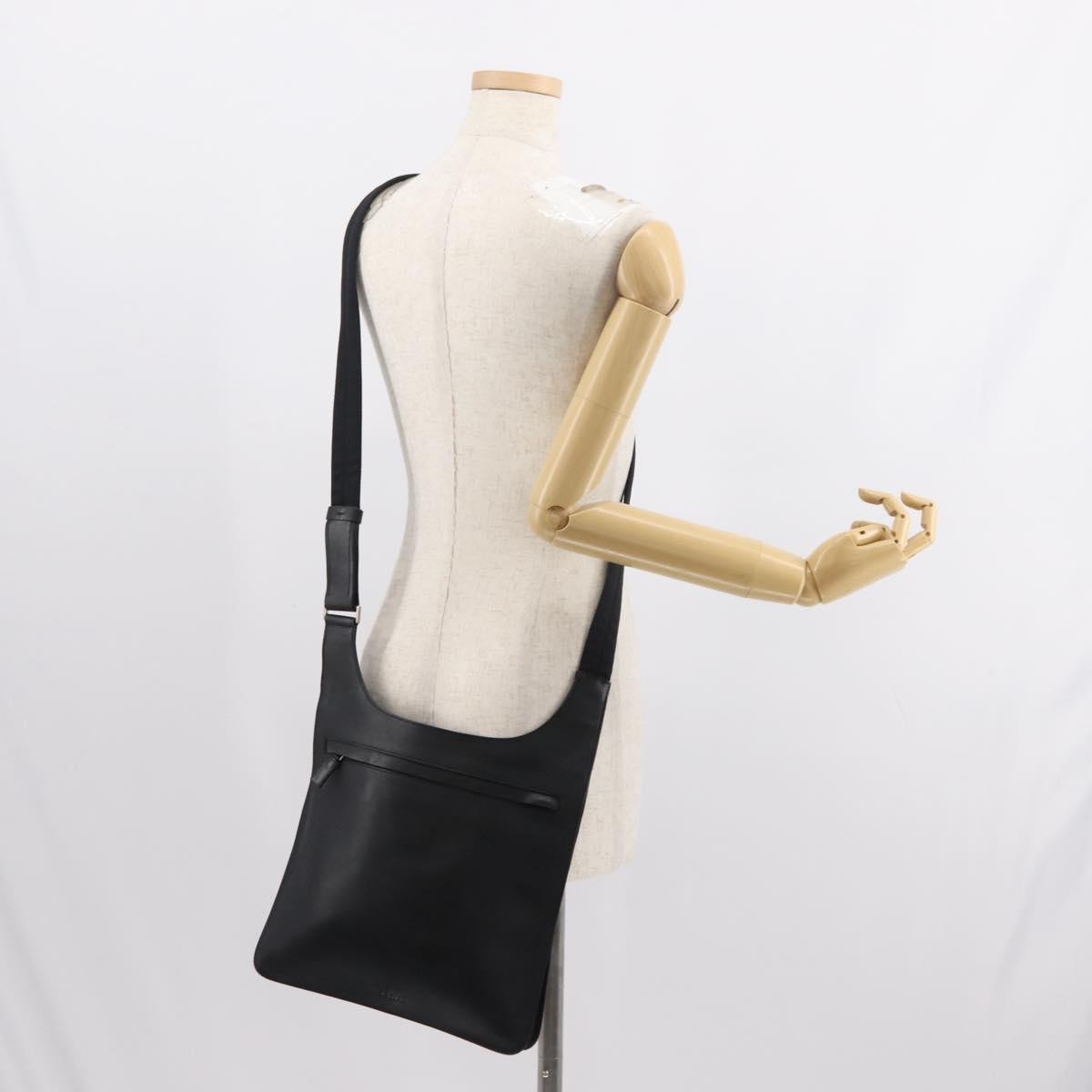 Prada Zip Messenger Bag Saffiano Leather Black Leather Shoulder Bag Bag (Pre-Owned)