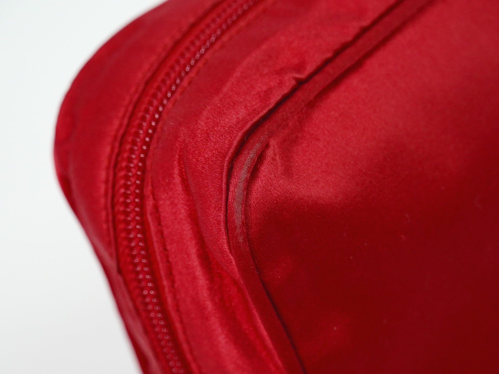 Prada Zip Around Toiletry Bag Silk Red Satin Clutche & Pouche Bag (Pre-Owned)