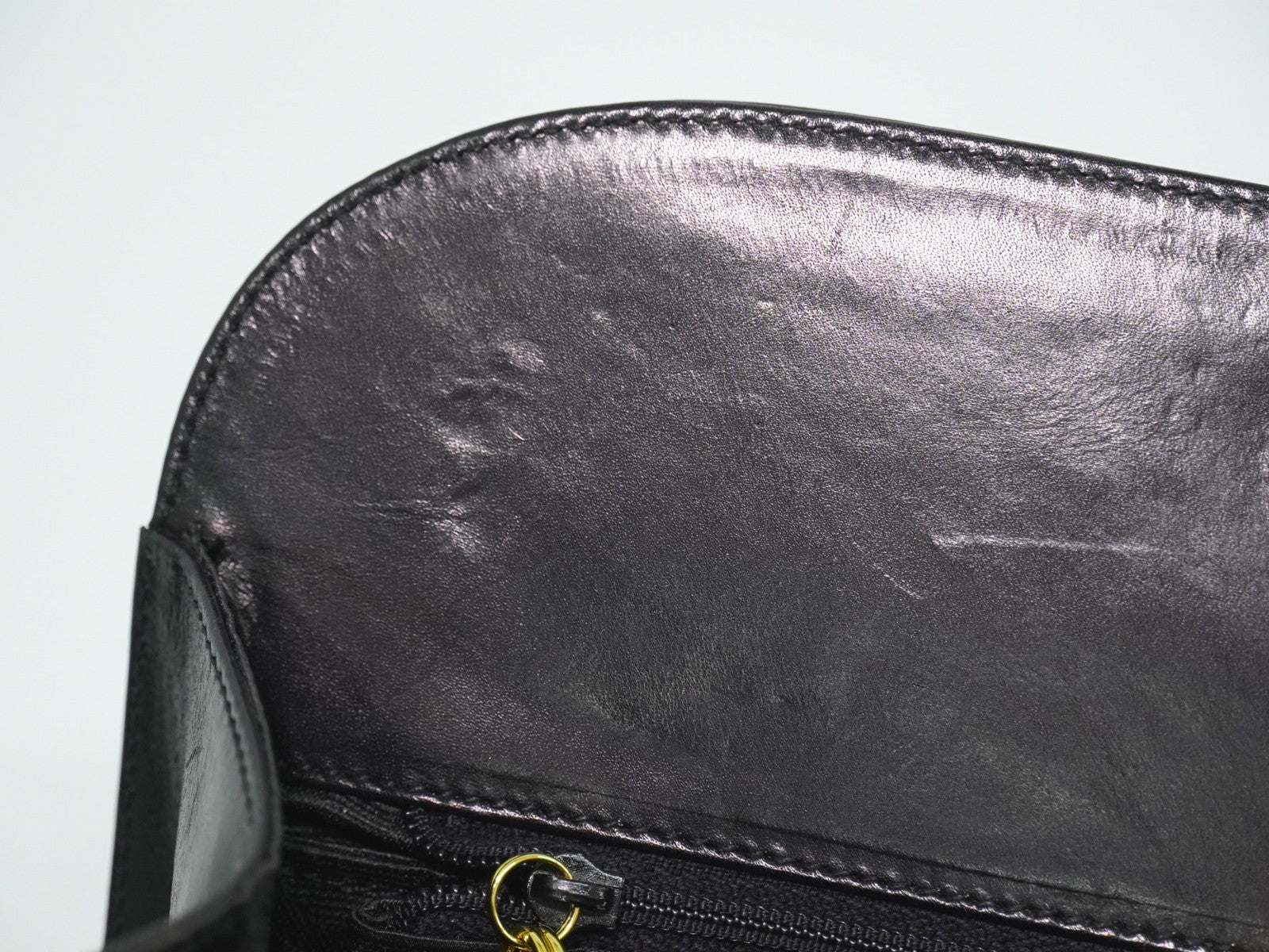 Salvatore Ferragamo Vintage Gancini Chain Shoulder Bag Leather Black Leather Shoulder Bag Bag (Pre-Owned)