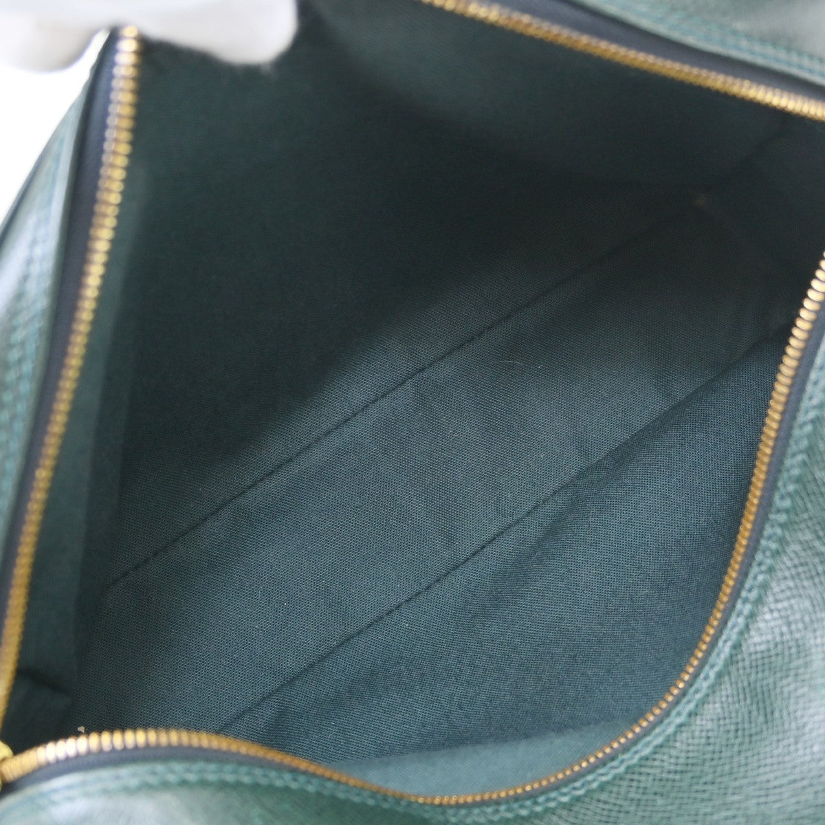 Louis Vuitton Reporter Bag Taiga Leather Green Leather Shoulder Bag Bag (Pre-Owned)