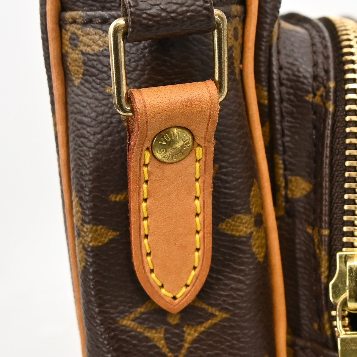 Louis Vuitton Amazone Bag Monogram Canvas Brown Canvas Shoulder Bag Bag (Pre-Owned)