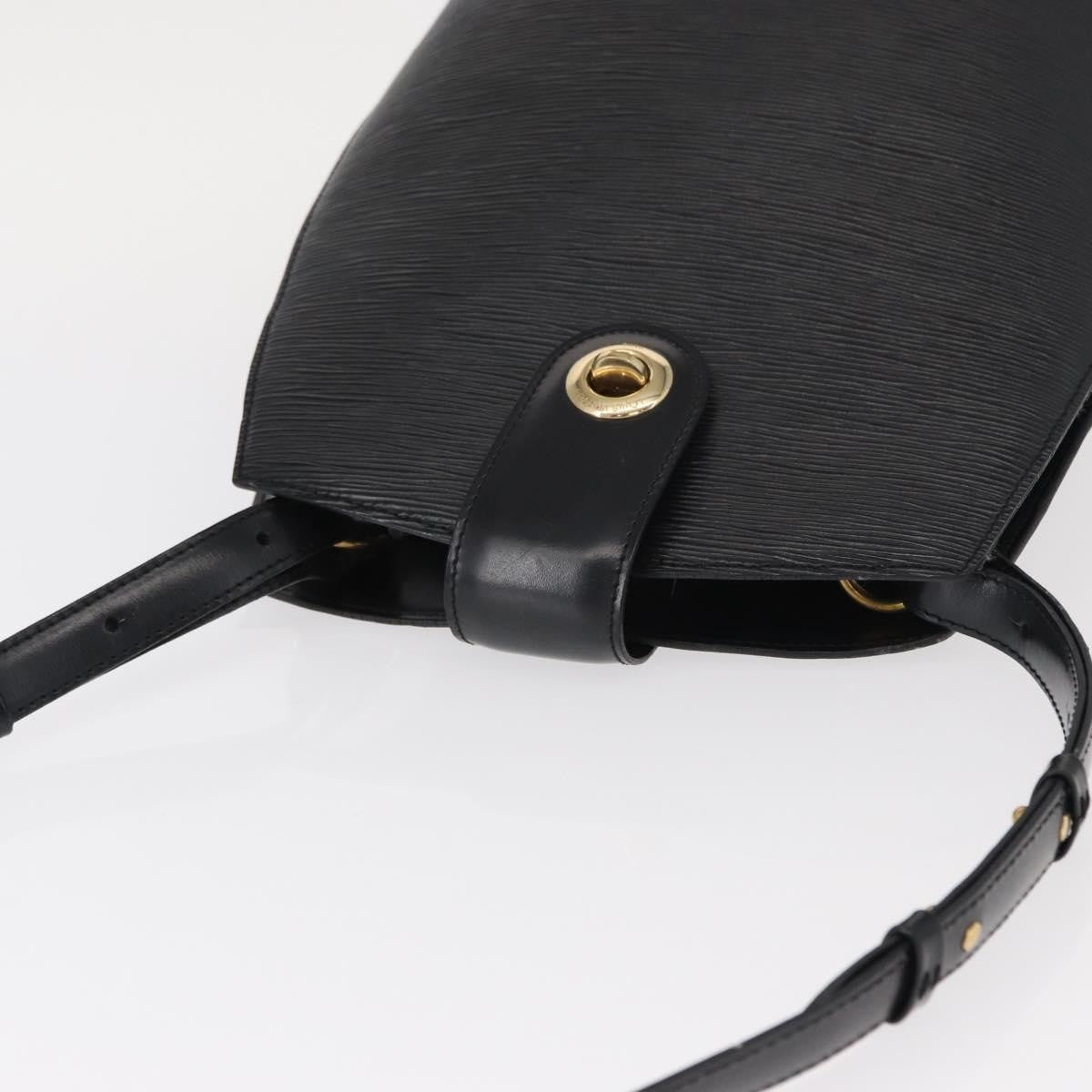 Louis Vuitton Cluny Shoulder Bag Epi Leather Black Leather Shoulder Bag Bag (Pre-Owned)