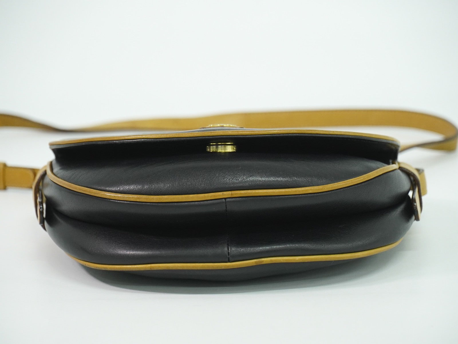 Celine Vintage Shoulder Bag Leather Black Leather Shoulder Bag Bag (Pre-Owned)