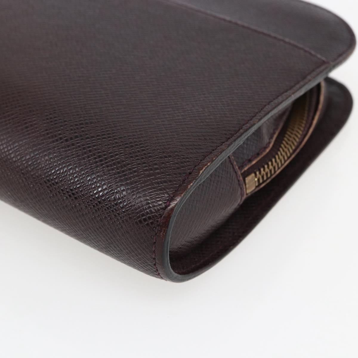 Louis Vuitton Pochette Baikal Clutch Taiga Leather Burgundy Leather Clutche & Pouche Bag (Pre-Owned)