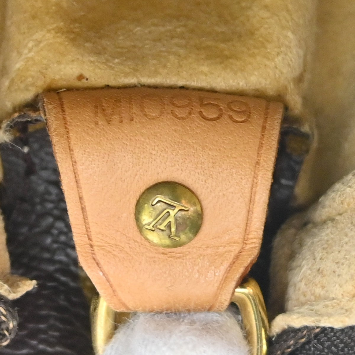 Louis Vuitton Monogram Looping Handbag Monogram Canvas Brown Canvas Shoulder Bag Bag (Pre-Owned)