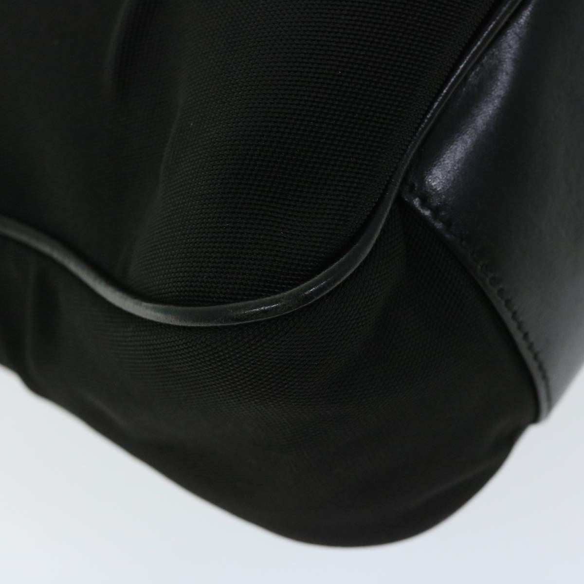 Gucci Vintage Bamboo Handle Bag Nylon Black Nylon Handbag (Pre-Owned)