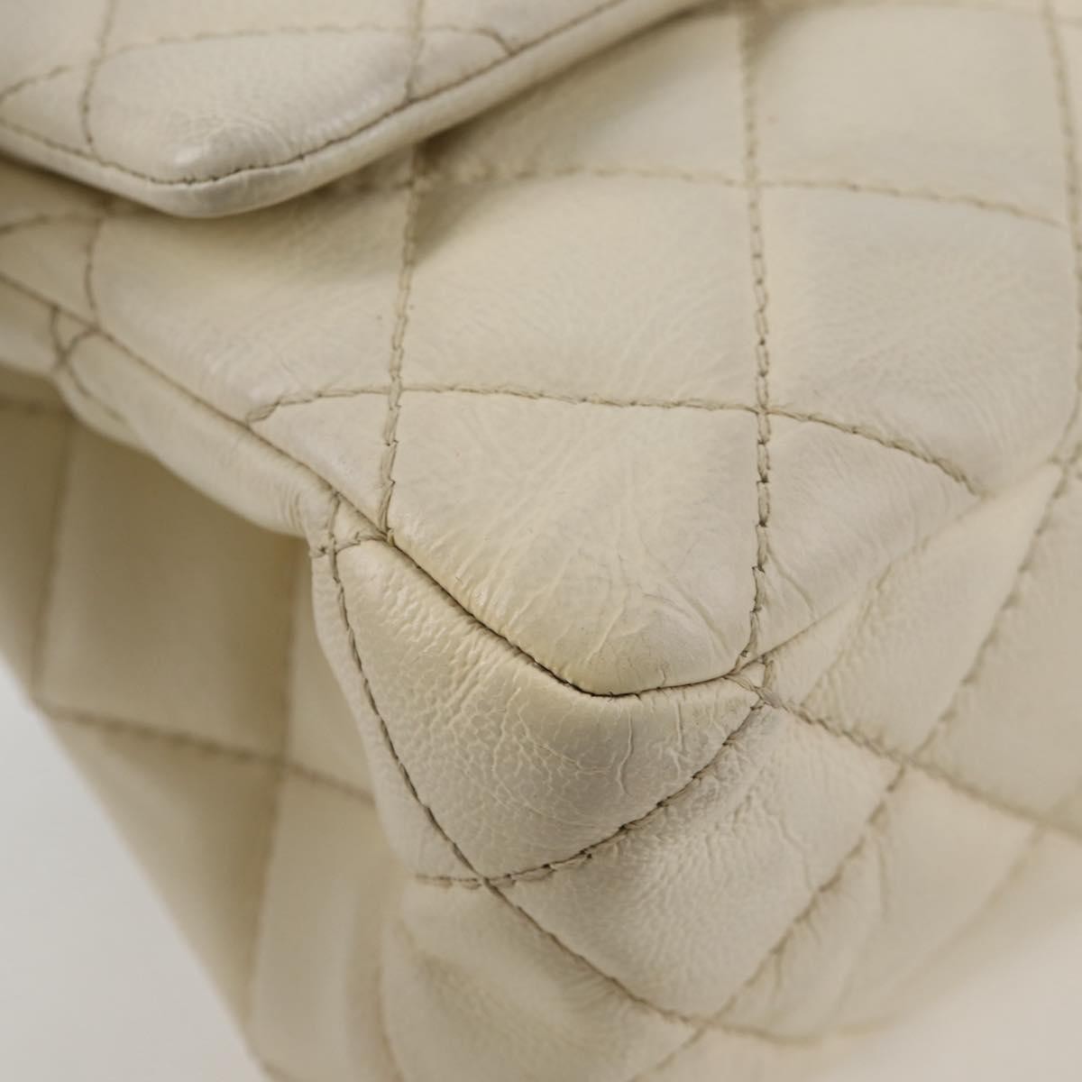 Chanel Reissue 2.55 Flap Bag Quilted Caviar White Leather Shoulder Bag Bag (Pre-Owned)