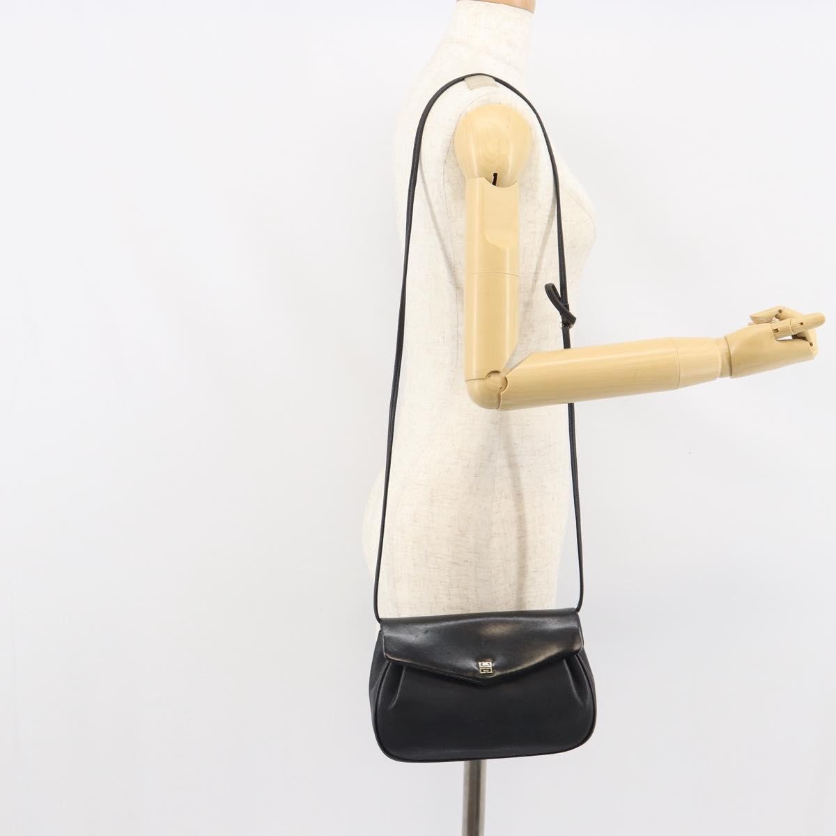 Givenchy Vintage 4G Shoulder Bag Leather Black Leather Shoulder Bag Bag (Pre-Owned)