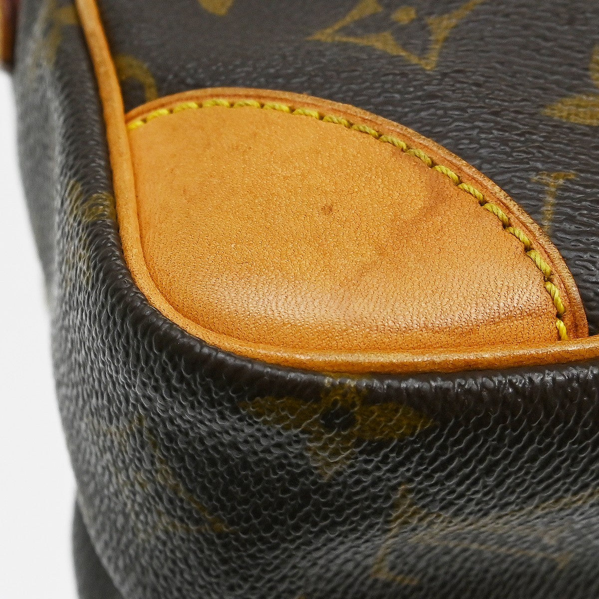 Louis Vuitton Amazone Bag Monogram Canvas Brown Canvas Shoulder Bag Bag (Pre-Owned)