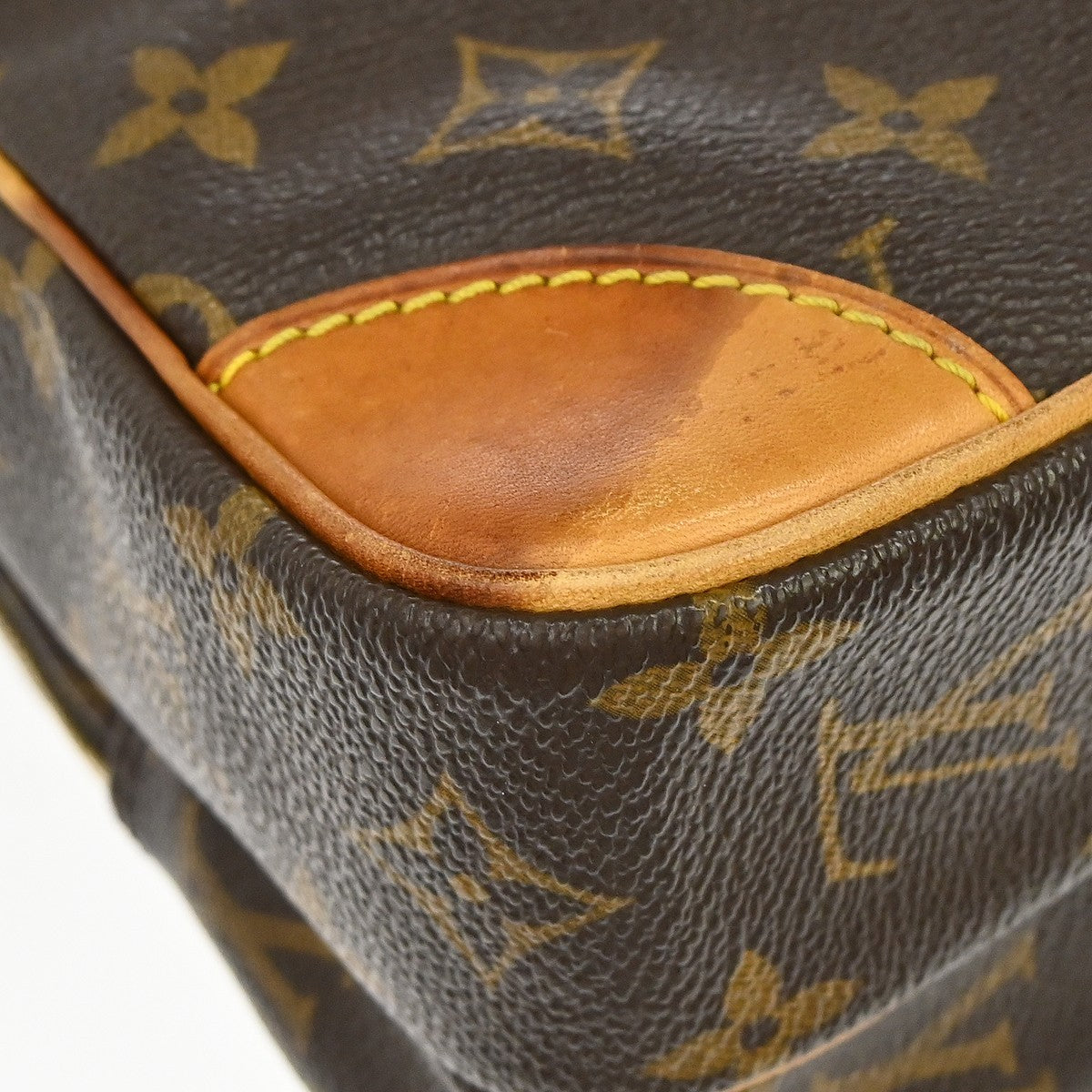 Louis Vuitton Amazone Bag Monogram Canvas Brown Canvas Shoulder Bag Bag (Pre-Owned)