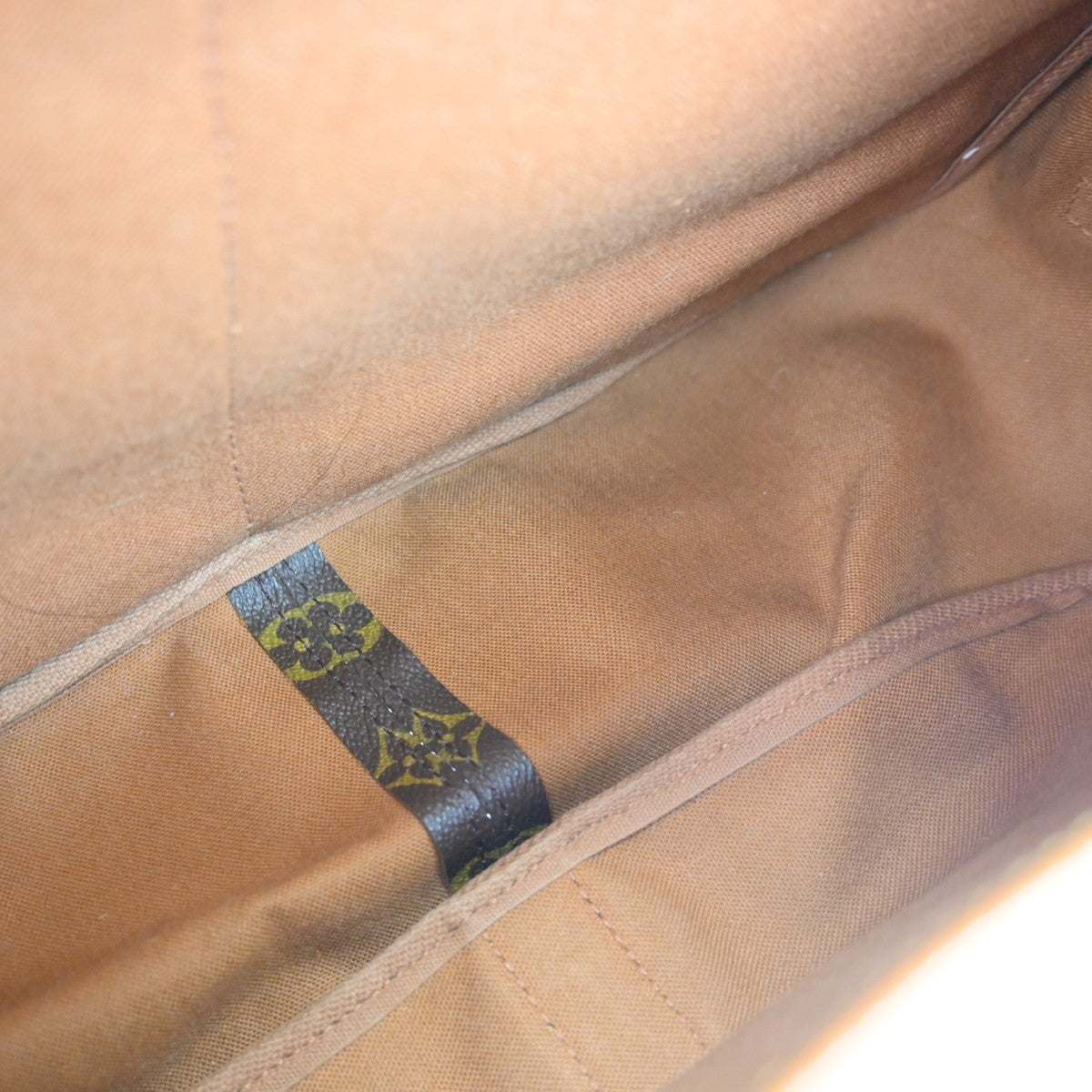 Louis Vuitton Saumur Handbag Monogram Canvas Brown Canvas Travel Bag Bag (Pre-Owned)