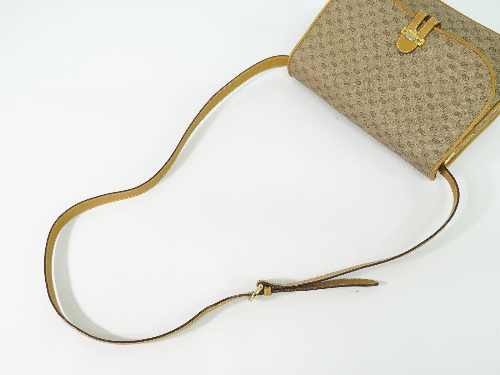 Gucci Gg Marmont Pouch Crossbody Bag Leather Beige Canvas Crossbody Bag Bag (Pre-Owned)
