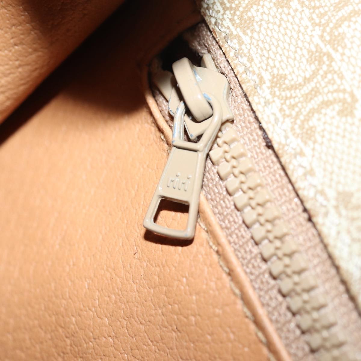 Celine Vintage Macadam Circle Logo Shoulder Bag Canvas And Leather Beige Canvas Shoulder Bag Bag (Pre-Owned)