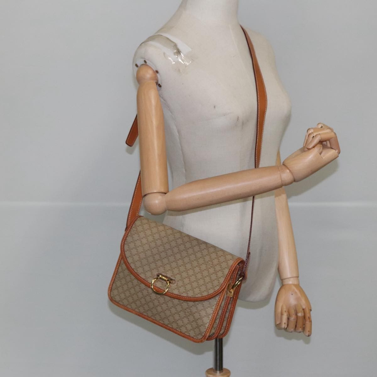 Celine Vintage Macadam Shoulder Bag Canvas And Leather Beige Canvas Shoulder Bag Bag (Pre-Owned)