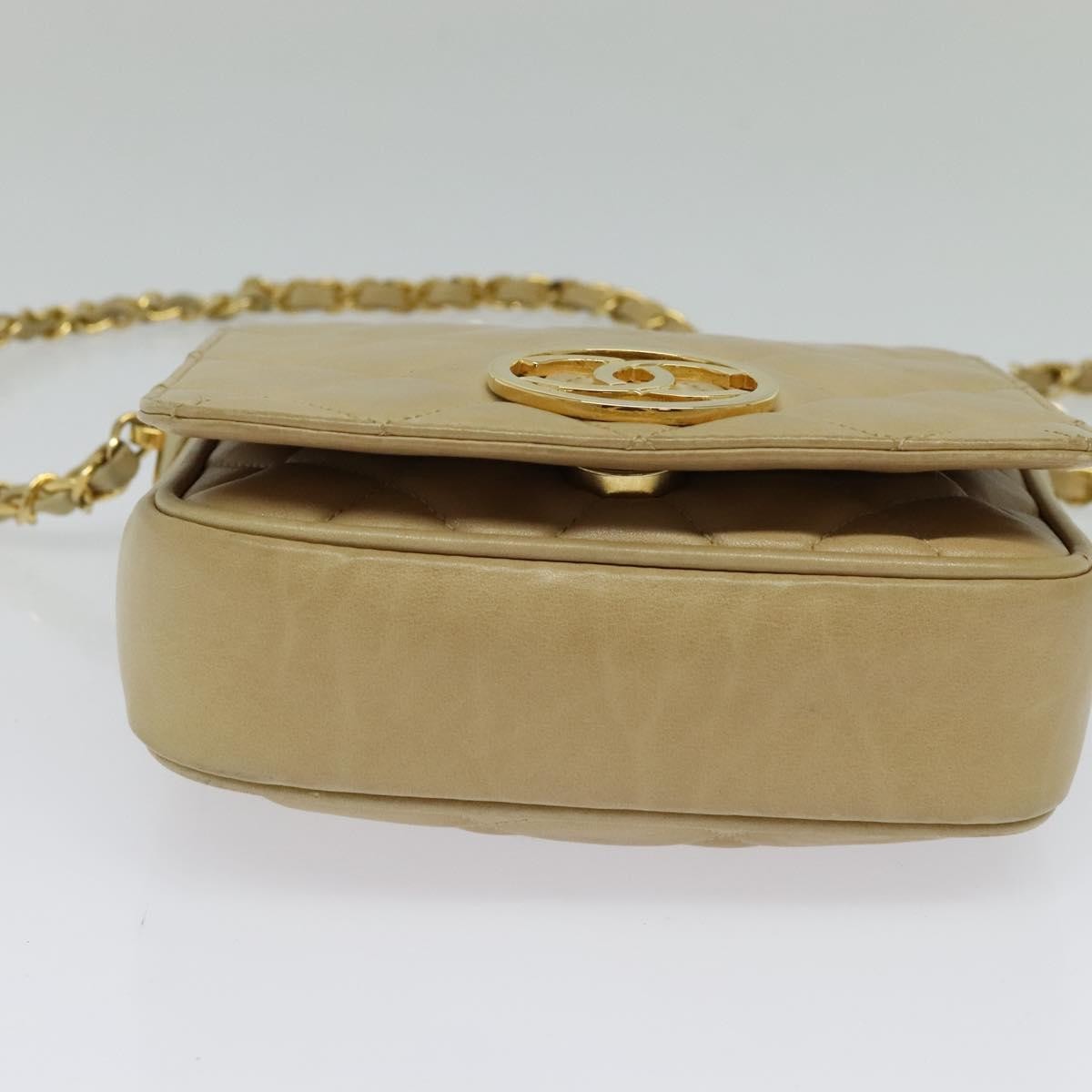 Chanel Vintage Cc Chain Flap Bag Quilted Lambskin Beige Leather Shoulder Bag Bag (Pre-Owned)