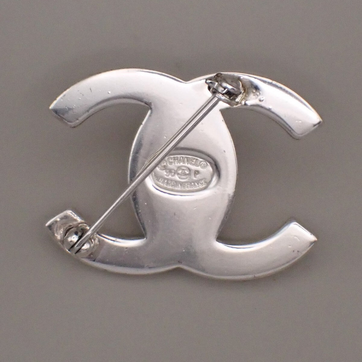 Chanel Vintage Cc Turnlock Brooch Metal Silver Silver_Plated Brooch Jewelry (Pre-Owned)