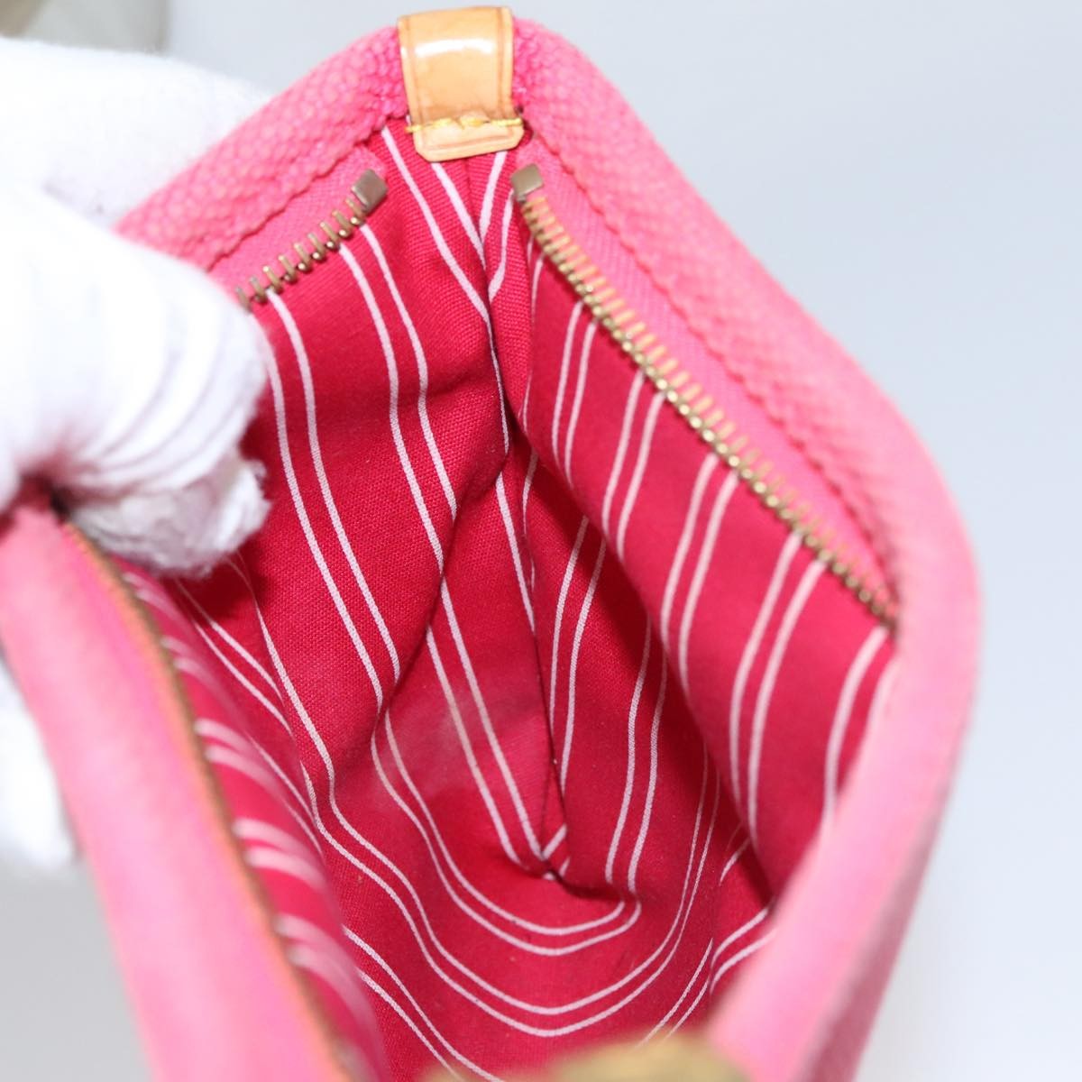 Louis Vuitton Antigua Pouch Canvas Pink Canvas Clutche & Pouche Bag (Pre-Owned)