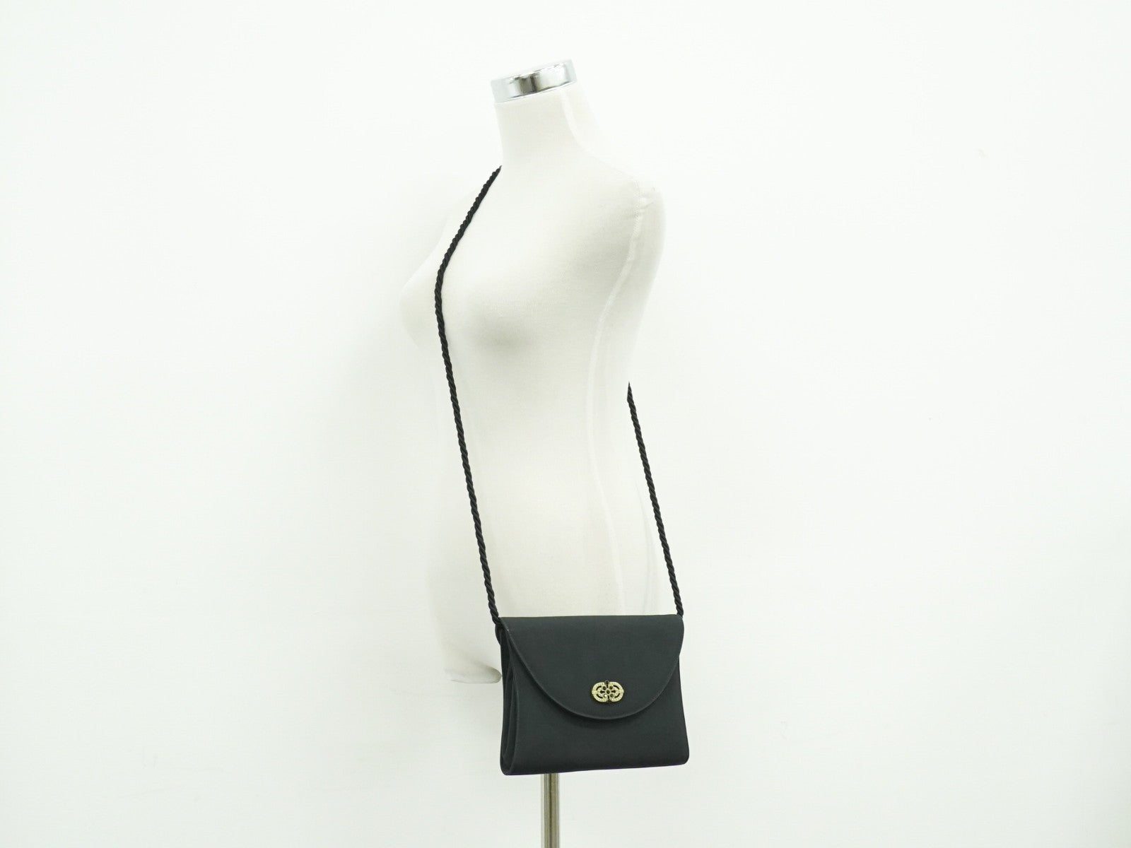 Salvatore Ferragamo Vintage Shoulder Bag Nylon Black Nylon Shoulder Bag Bag (Pre-Owned)