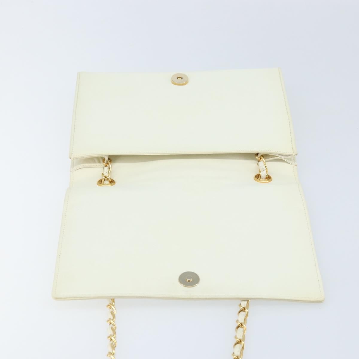 Chanel Vintage Cc Full Flap Bag Quilted Lambskin White Leather Shoulder Bag Bag (Pre-Owned)