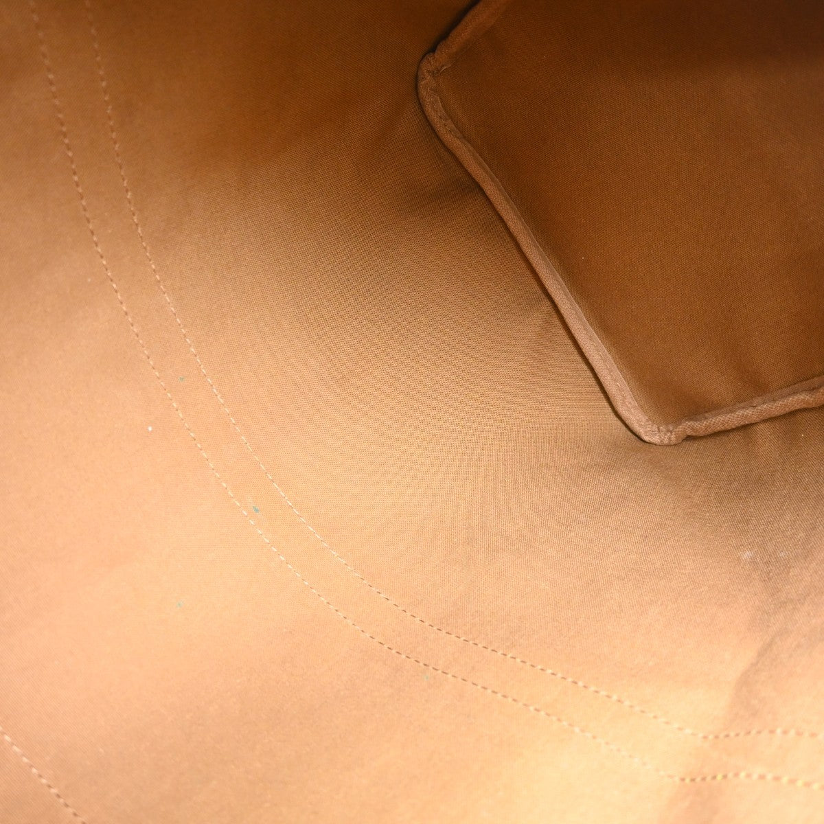 Louis Vuitton Keepall Bag Monogram Canvas Brown Canvas Travel Bag Bag (Pre-Owned)