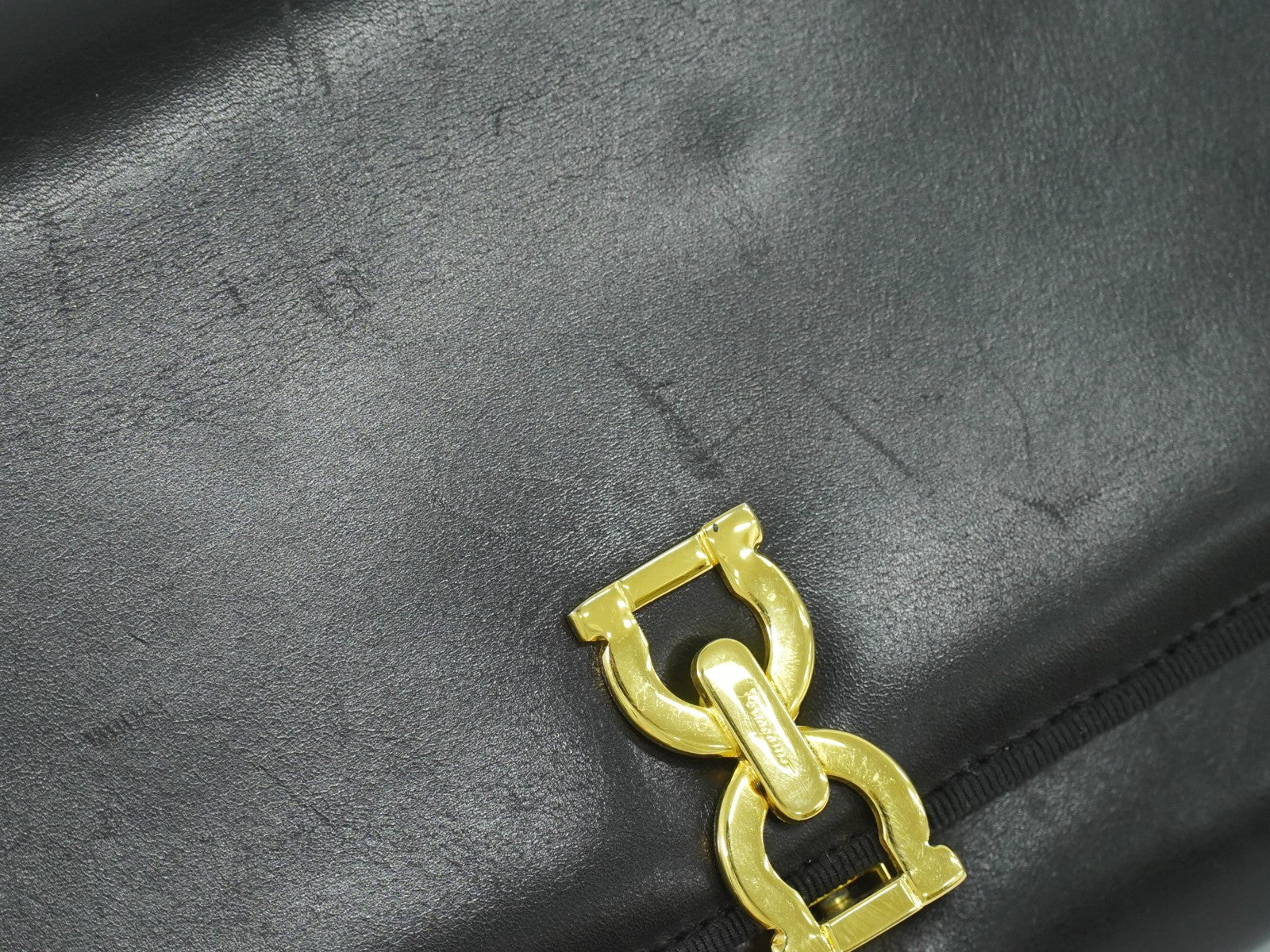 Salvatore Ferragamo Gancini Shoulder Bag Leather Black Leather Shoulder Bag Bag (Pre-Owned)