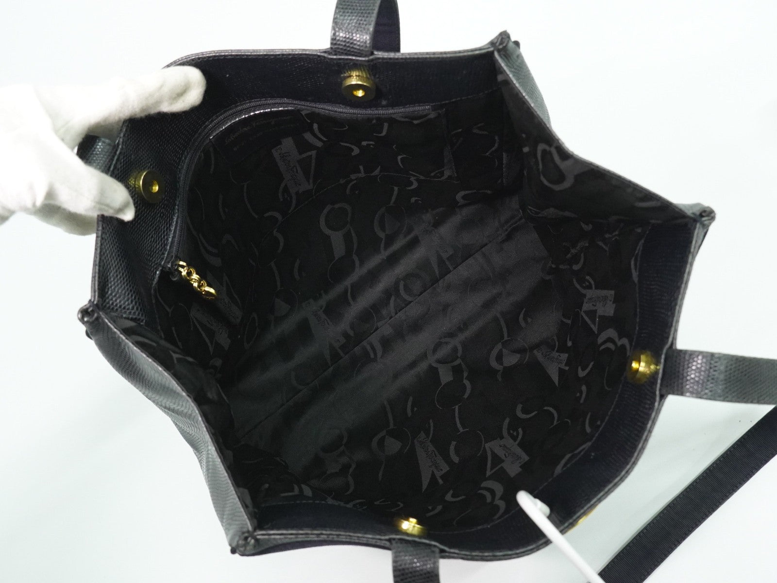 Salvatore Ferragamo Vintage Vara Bow Tote Lizard Embossed Leather Black Leather Tote Bag Bag (Pre-Owned)