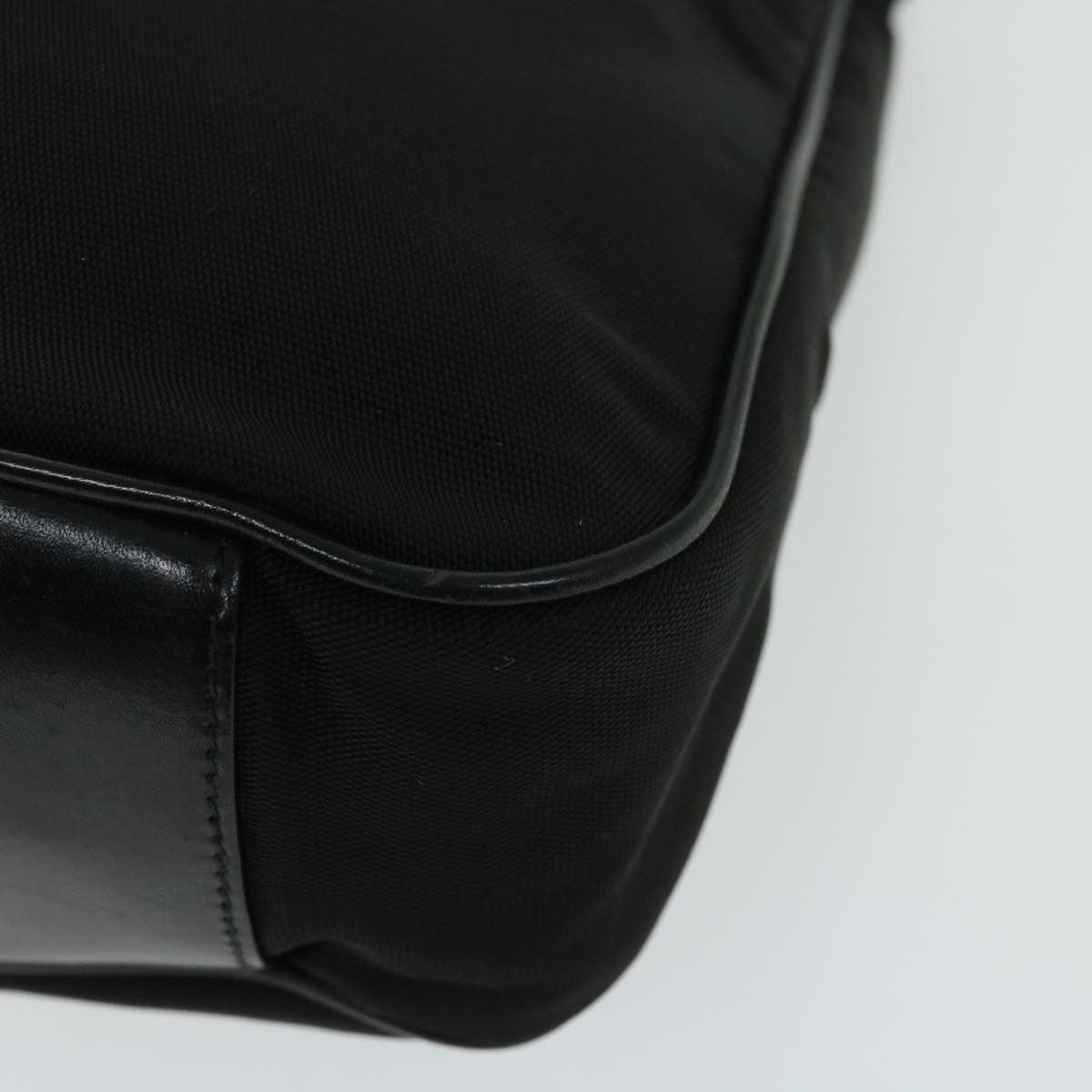 Gucci Vintage Bamboo Handle Bag Nylon Black Nylon Handbag (Pre-Owned)