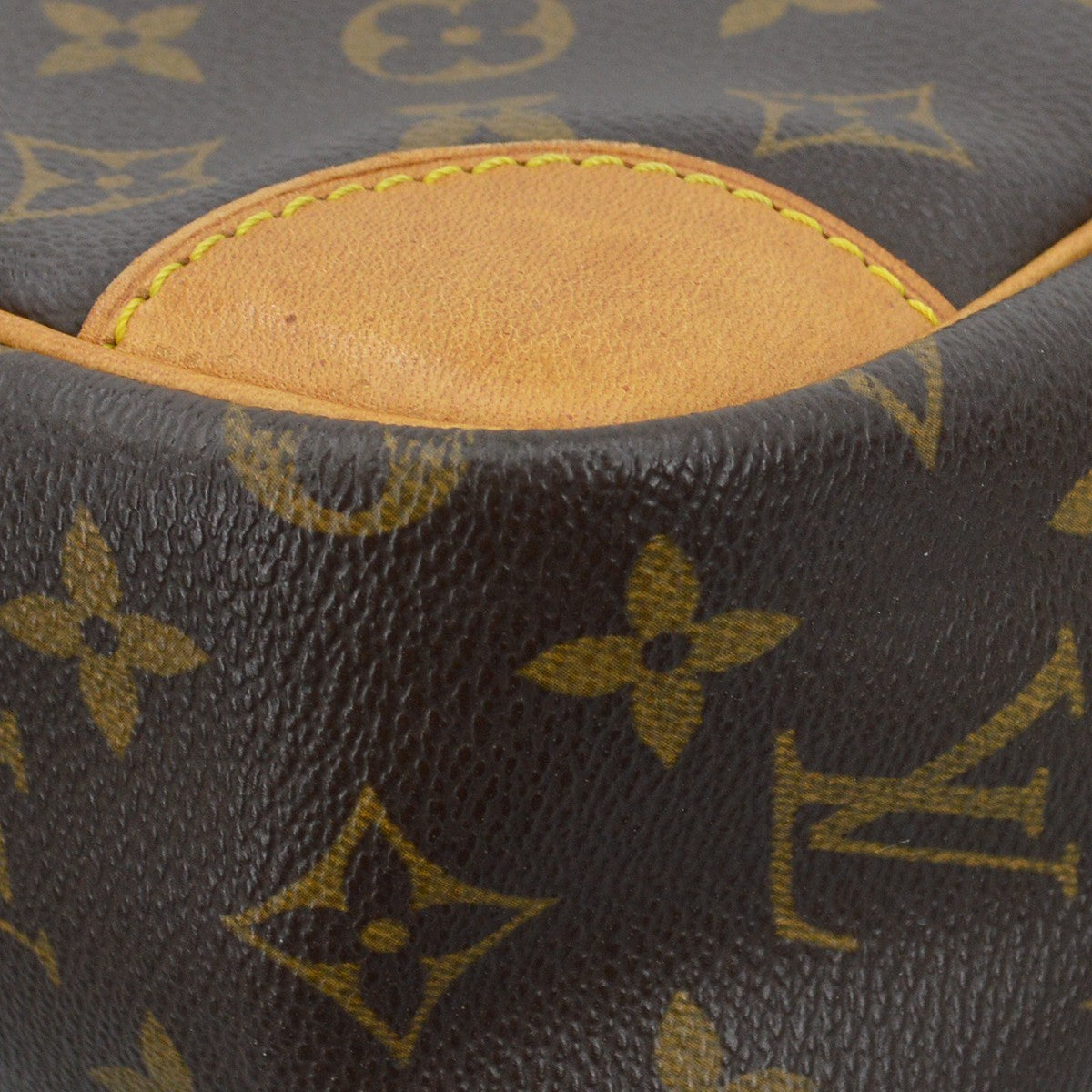 Louis Vuitton Nil Messenger Bag Monogram Canvas Brown Canvas Shoulder Bag Bag (Pre-Owned)