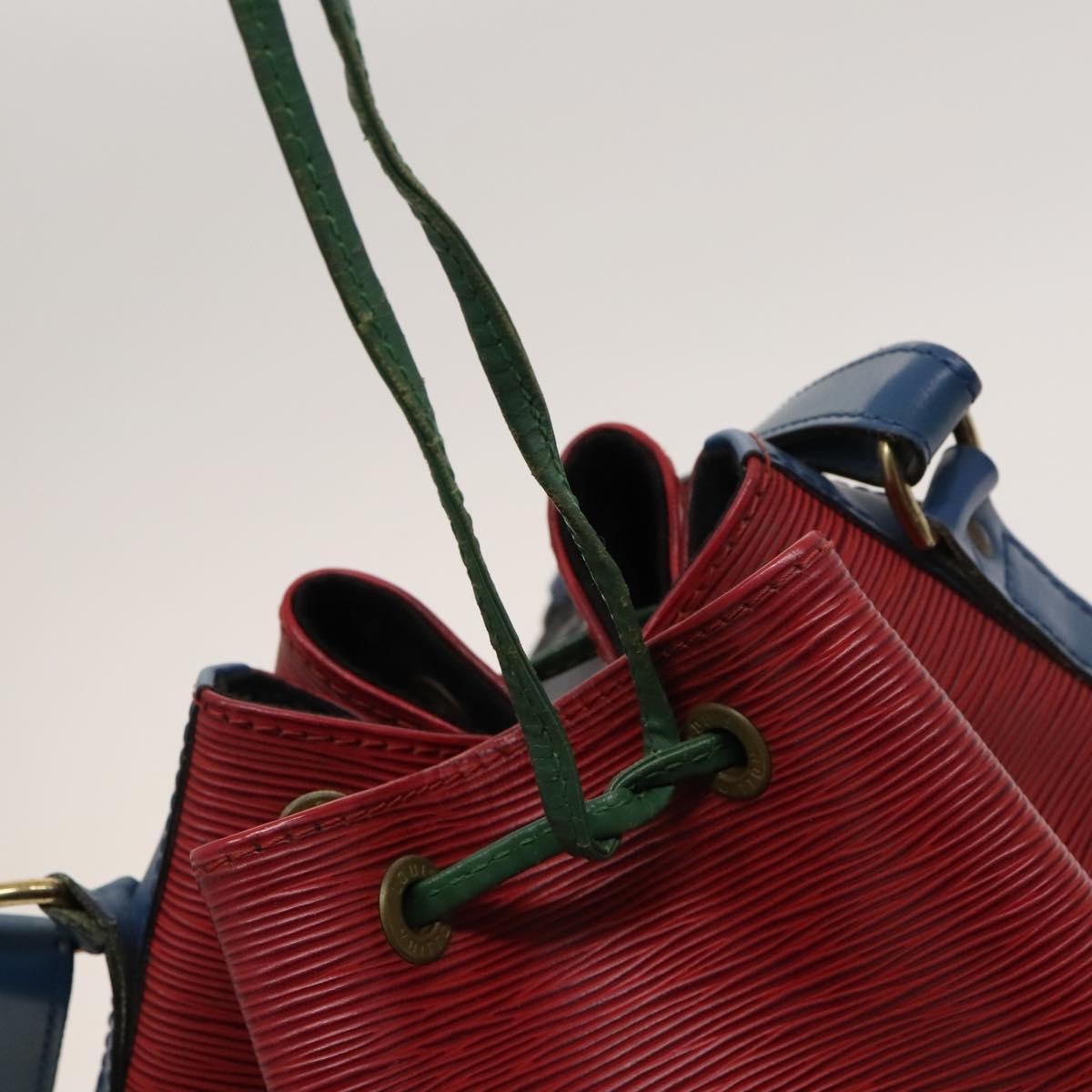 Louis Vuitton Tricolor Noe Handbag Epi Leather Multicolour Leather Shoulder Bag Bag (Pre-Owned)