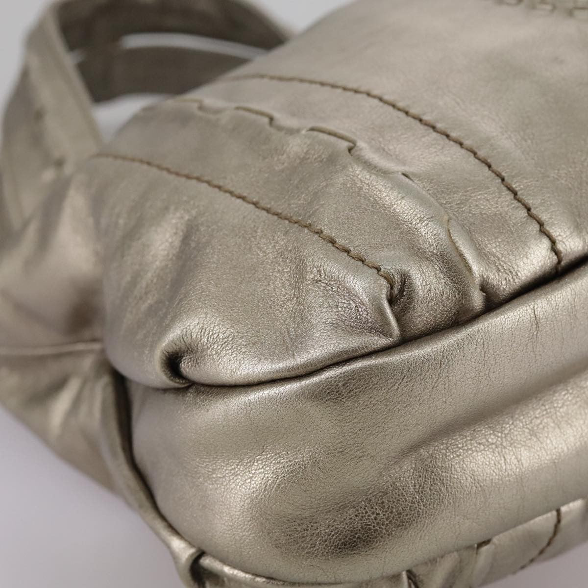 Salvatore Ferragamo Gancini Handbag Leather Gold Leather Handbag (Pre-Owned)