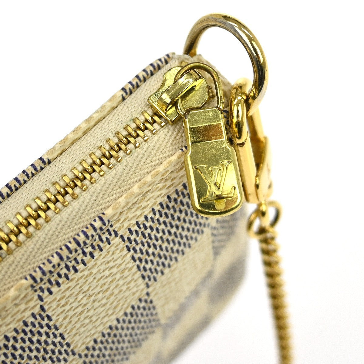 Louis Vuitton Mini Pochette Accessoires Damier Canvas White Canvas Clutche & Pouche Bag (Pre-Owned)