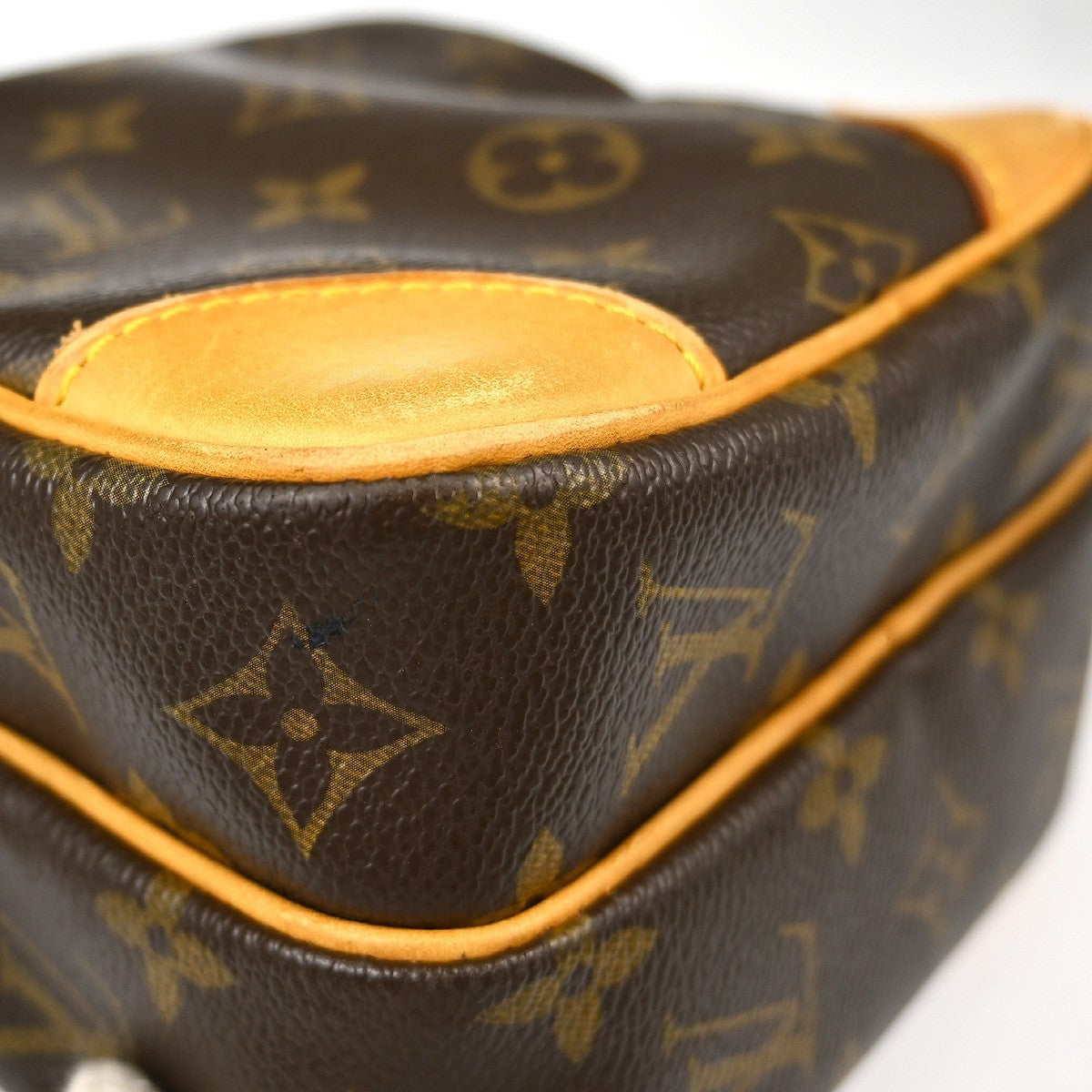 Louis Vuitton Amazone Bag Monogram Canvas Brown Canvas Shoulder Bag Bag (Pre-Owned)