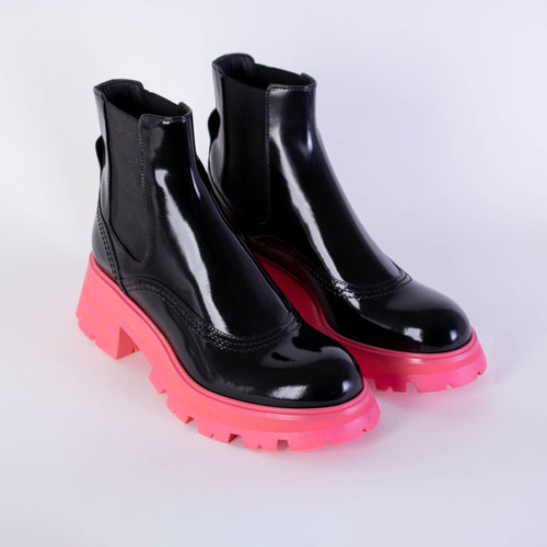 Alexander McQueen Black Leather Fluo Pink Sole Chelsea Women's Boots