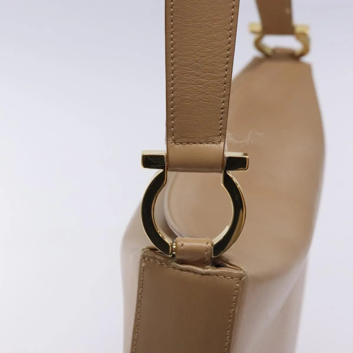 Salvatore Ferragamo Gancini Leather Beige Leather Shoulder Bag Bag (Pre-Owned)