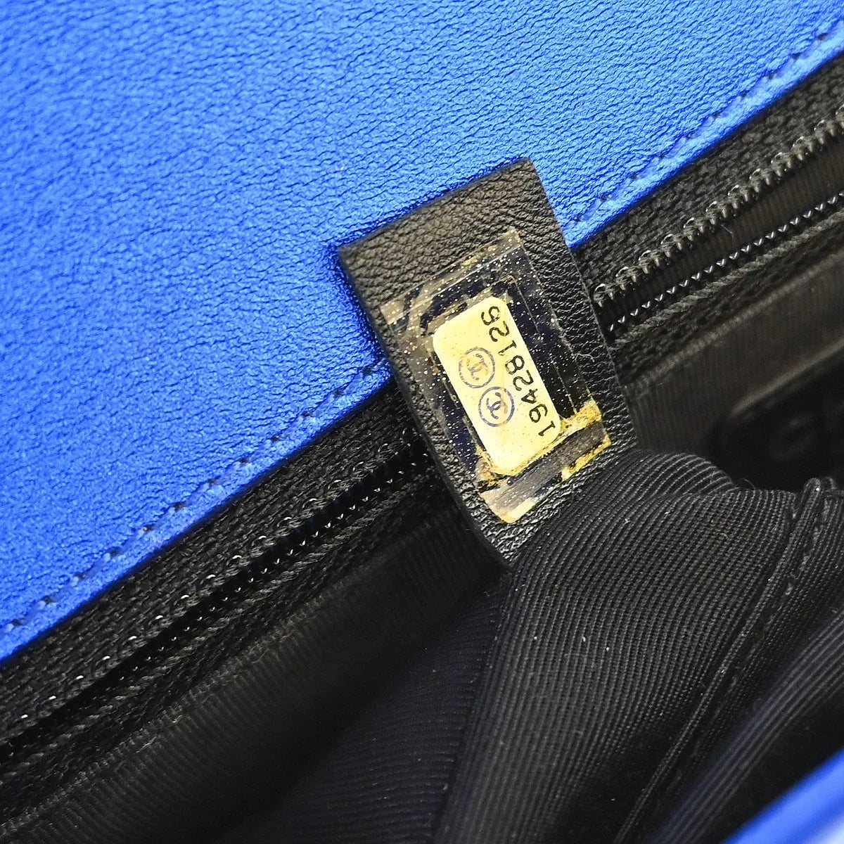 Chanel Boy Flap Quilted Patent Blue Patent_Leather Shoulder Bag Bag (Pre-Owned)