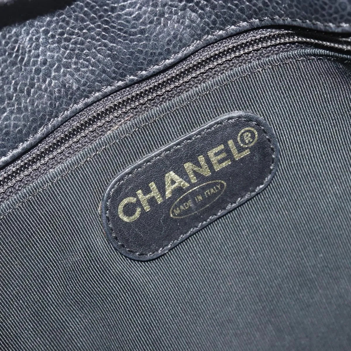 Chanel Vintage Timeless Zip Caviar Black Calfskin Shoulder Bag Bag (Pre-Owned)