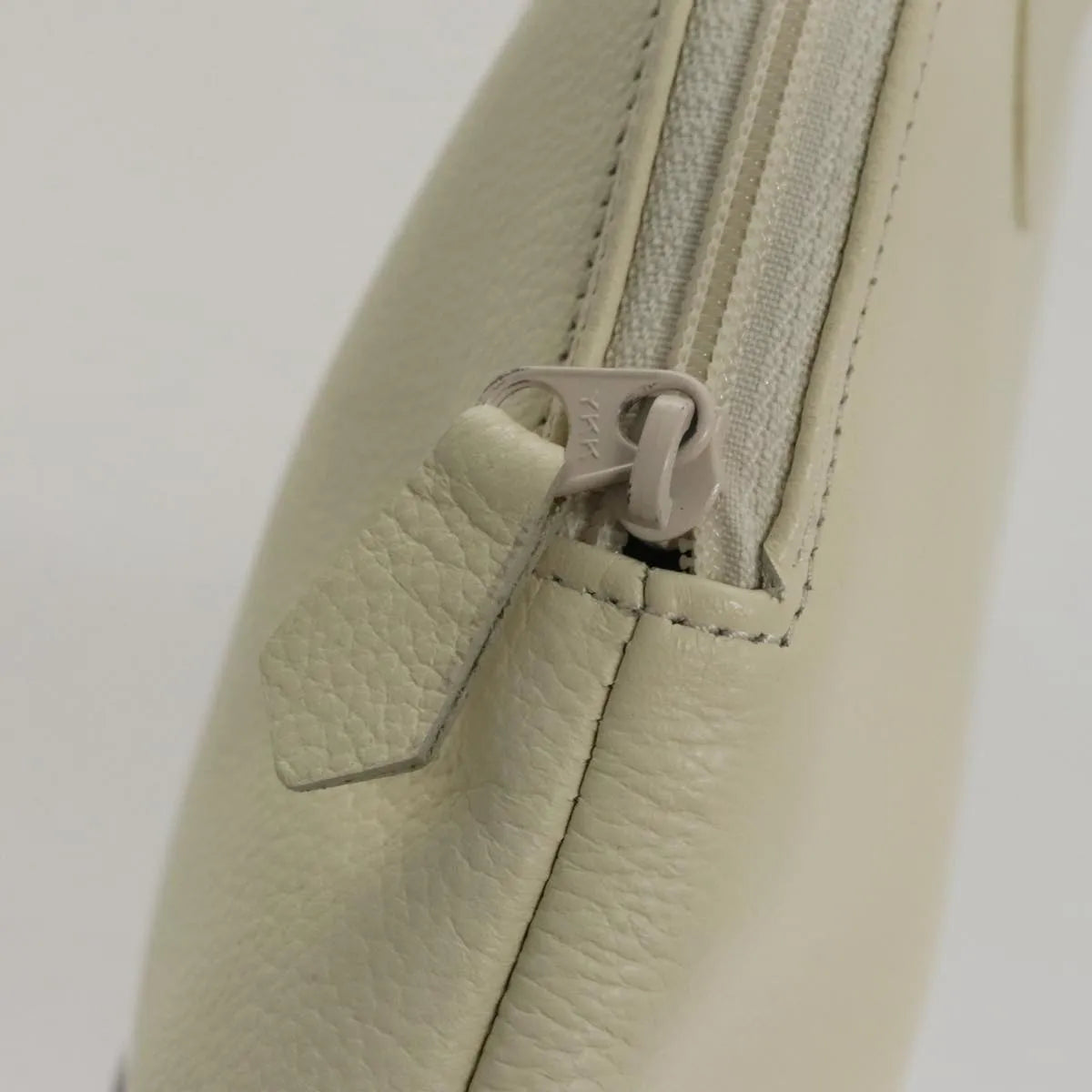 Saint Laurent Vintage Leather White Leather Handbag (Pre-Owned)