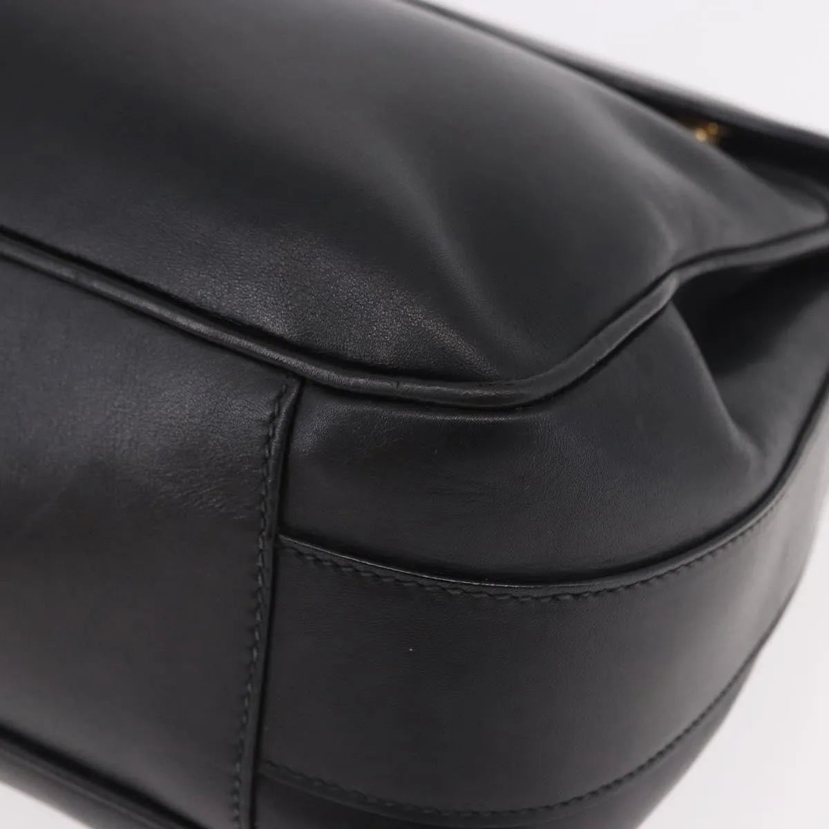 Gucci Vintage Leather Black Leather Shoulder Bag Bag (Pre-Owned)