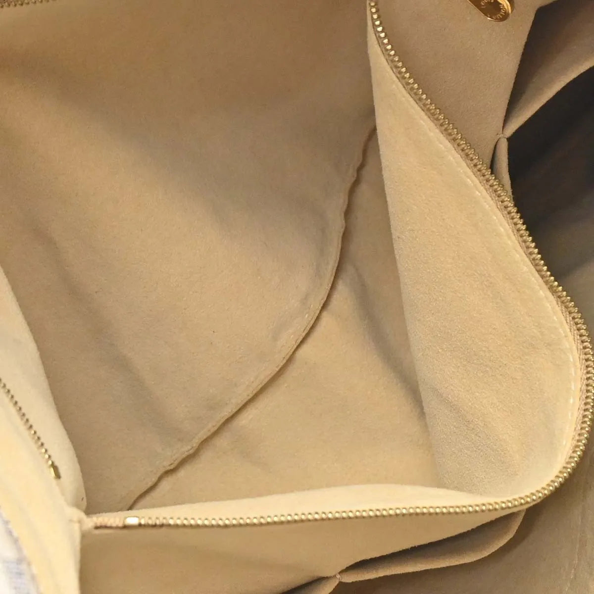 Louis Vuitton Artsy Damier White Canvas Handbag (Pre-Owned)