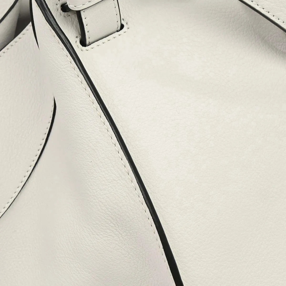 Loewe Hammock Leather White Leather Handbag (Pre-Owned)