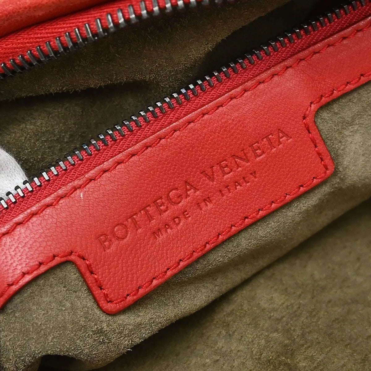 Bottega Veneta Veneta Hobo Intrecciato Nappa Red Leather Handbag (Pre-Owned)