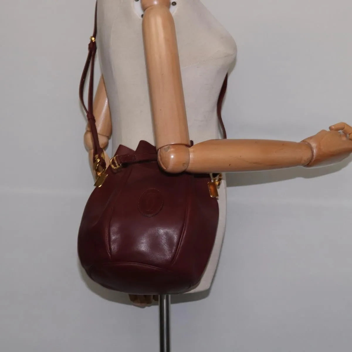 Cartier Must De Cartier Leather Burgundy Leather Shoulder Bag Bag (Pre-Owned)