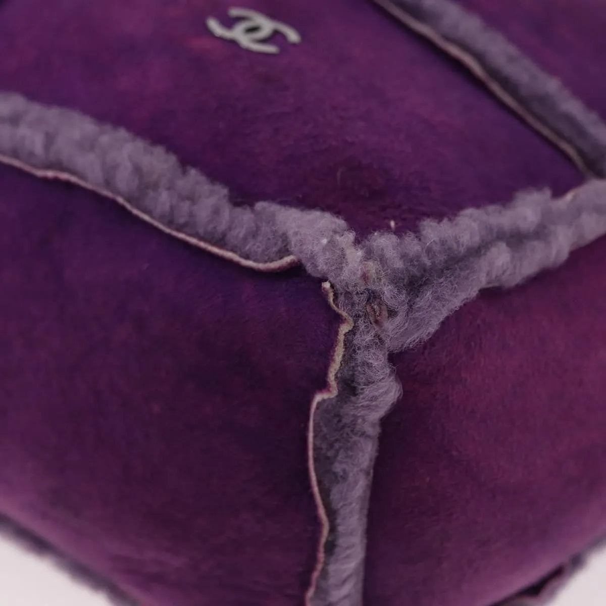 Chanel Cc Logo Shearling And Suede Purple Suede Shoulder Bag Bag (Pre-Owned)