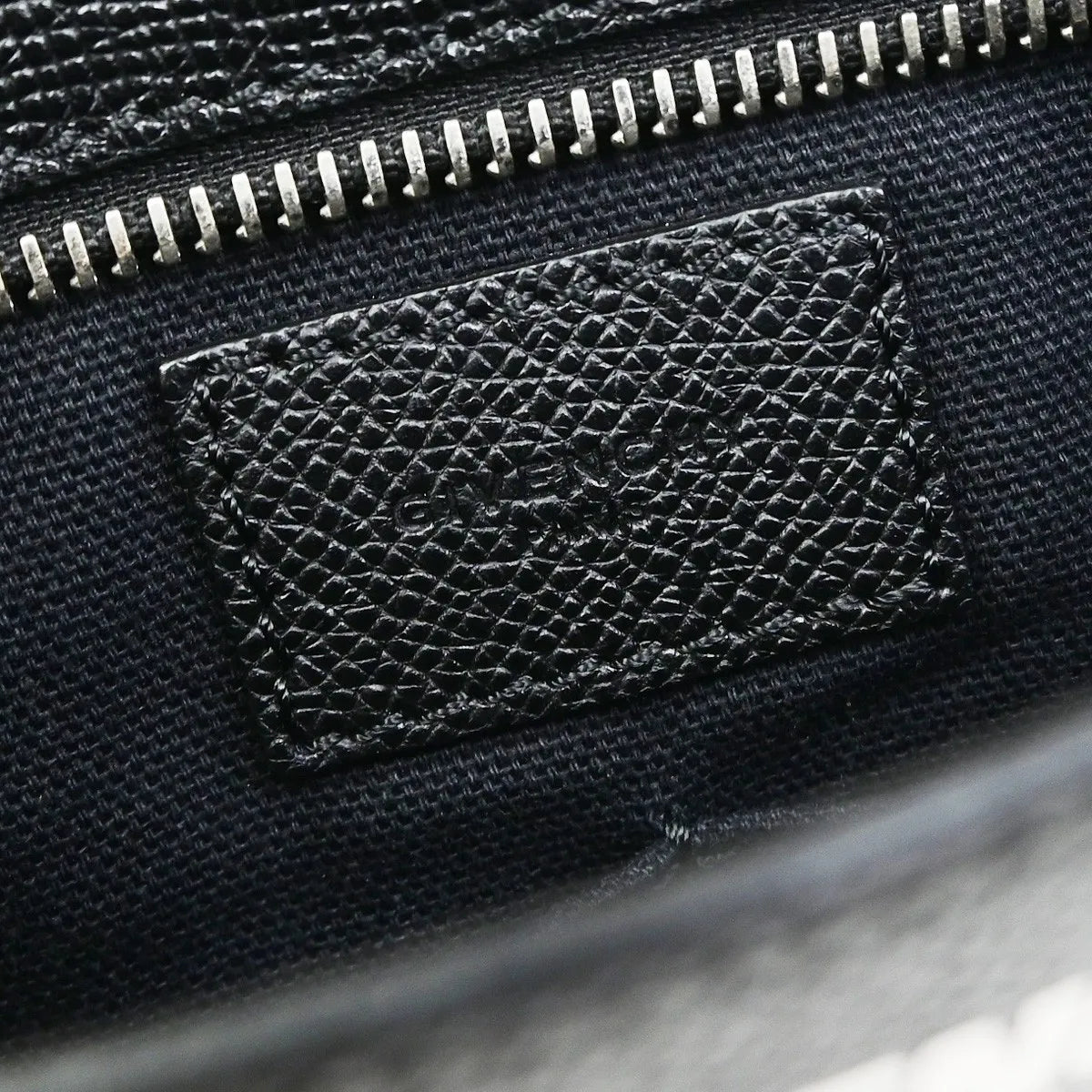 Givenchy Logo Messenger Leather Black Leather Shoulder Bag Bag (Pre-Owned)