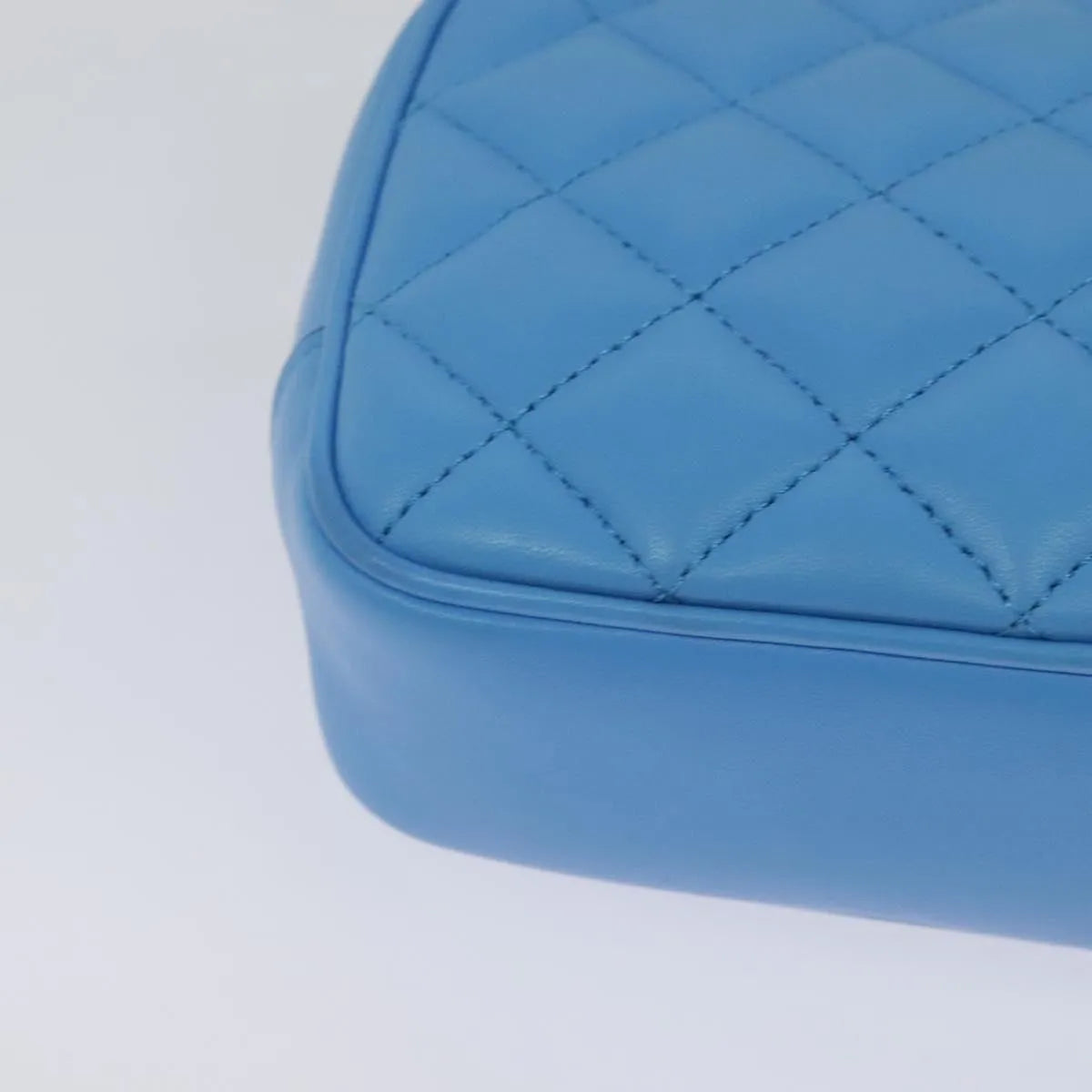 Versace Medusa Icon Front Slip Pocket Camera Quilted Leather Blue Leather Shoulder Bag Bag (Pre-Owned)